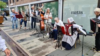 musik på gaden i anledning af 5. juli fest 2022
